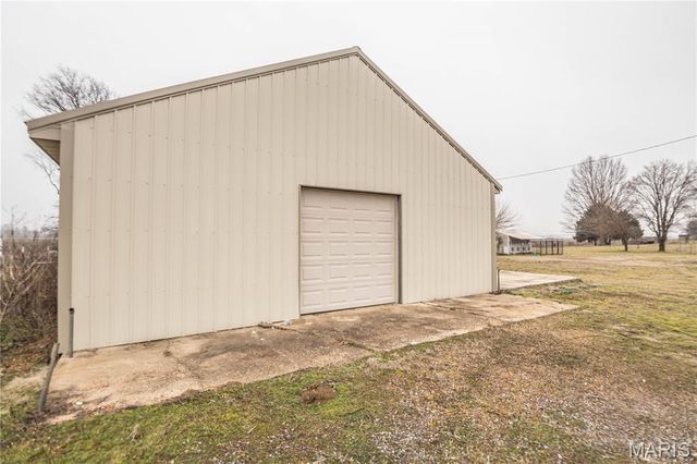 724 State Highway H, Neelyville, MO 63954