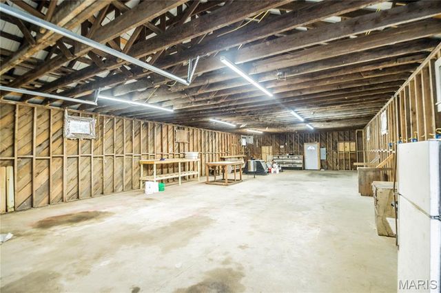 724 State Highway H, Neelyville, MO 63954