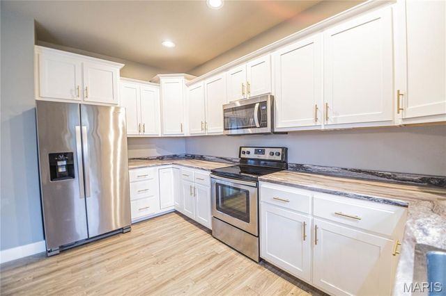 724 State Highway H, Neelyville, MO 63954