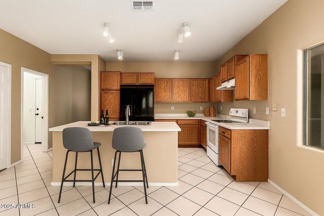 5132 W SHUMWAY FARM Road, Laveen, AZ 85339