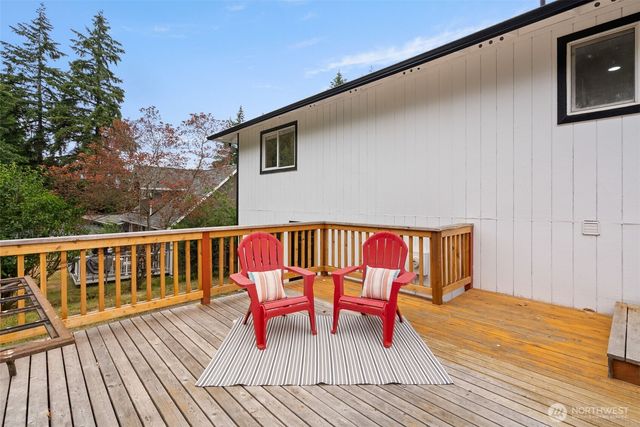 3085 Aegean Boulevard NE, Bremerton, WA 98311