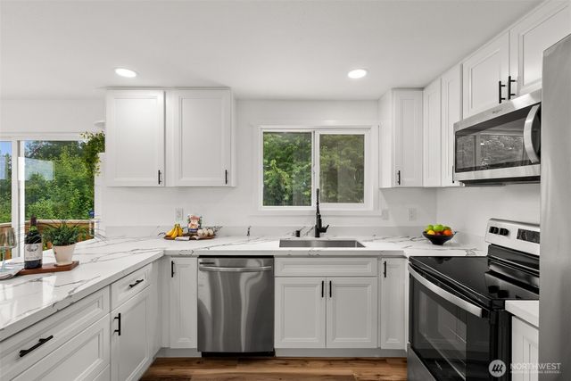 3085 Aegean Boulevard NE, Bremerton, WA 98311