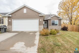 5813 W Hemlock Dr Drive, Sioux Falls, SD 57107