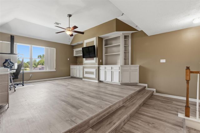 1918 Pawnee Drive, Deer Park, TX 77536