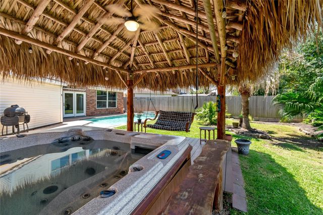 1918 Pawnee Drive, Deer Park, TX 77536