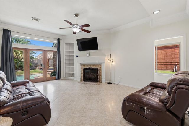 1918 Pawnee Drive, Deer Park, TX 77536