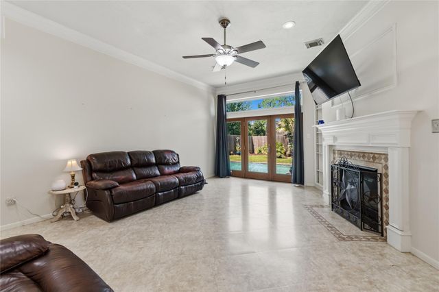 1918 Pawnee Drive, Deer Park, TX 77536