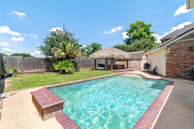 1918 Pawnee Drive, Deer Park, TX 77536