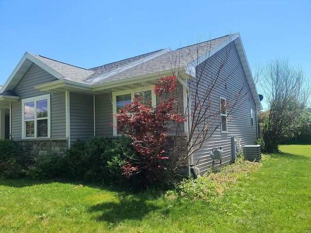 802 Sundial LANE, Neenah, WI 54956