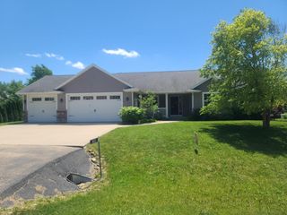 802 Sundial LANE, Neenah, WI 54956