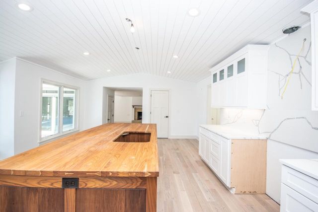 5221 Little Cedar LANE, West Bend, WI 53095