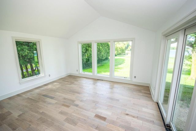 5221 Little Cedar LANE, West Bend, WI 53095