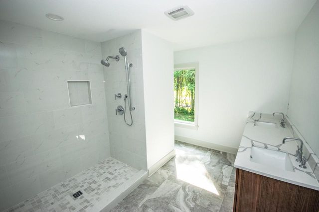 5221 Little Cedar LANE, West Bend, WI 53095