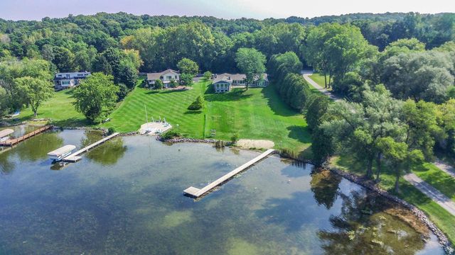 5221 Little Cedar LANE, West Bend, WI 53095