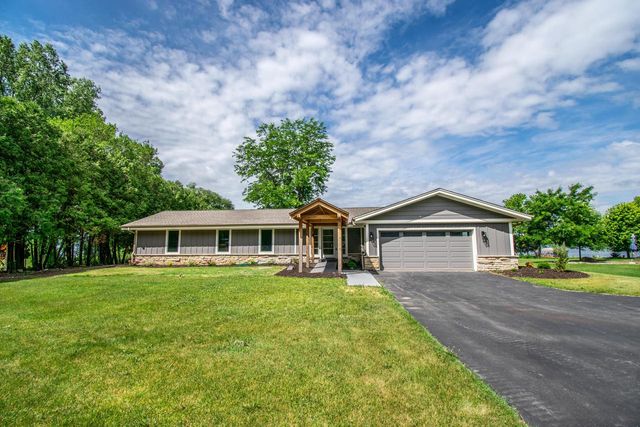 5221 Little Cedar LANE, West Bend, WI 53095