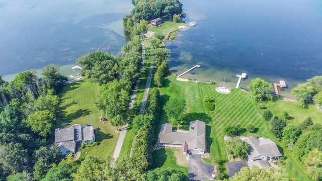 5221 Little Cedar LANE, West Bend, WI 53095