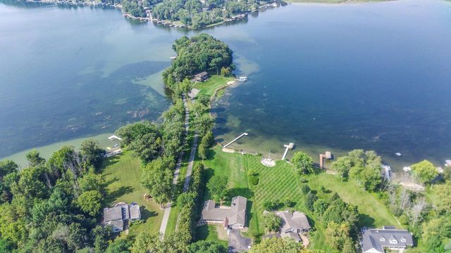 5221 Little Cedar LANE, West Bend, WI 53095