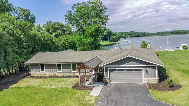 5221 Little Cedar LANE, West Bend, WI 53095