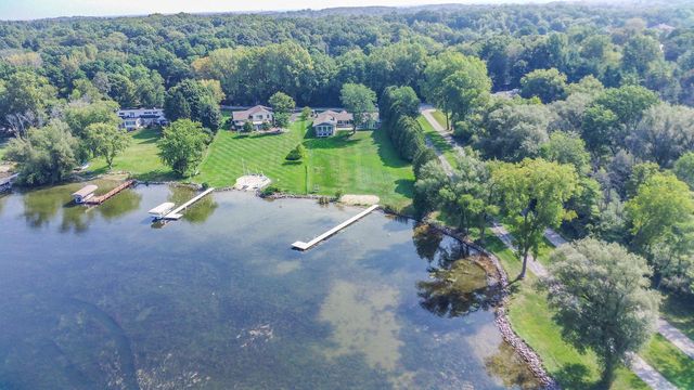 5221 Little Cedar LANE, West Bend, WI 53095