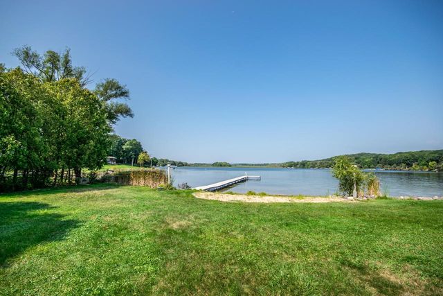 5221 Little Cedar LANE, West Bend, WI 53095