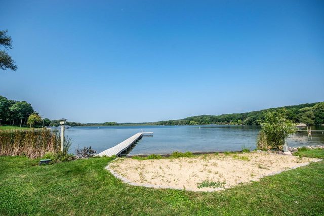 5221 Little Cedar LANE, West Bend, WI 53095