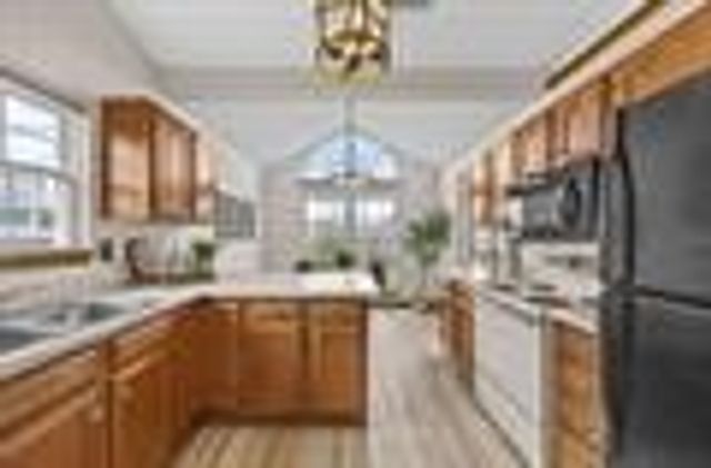 3460 Willowridge Road D, Marion, IA 52302