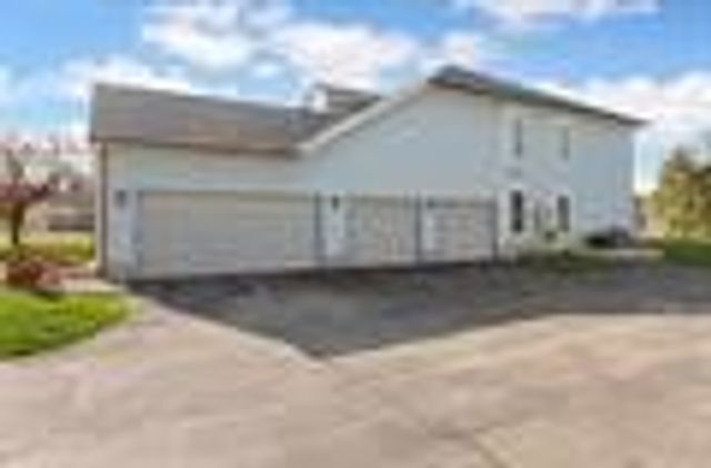 3460 Willowridge Road D, Marion, IA 52302