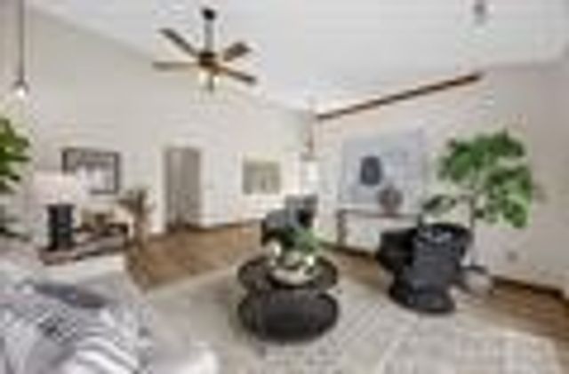 3460 Willowridge Road D, Marion, IA 52302