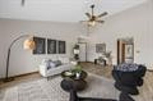 3460 Willowridge Road D, Marion, IA 52302