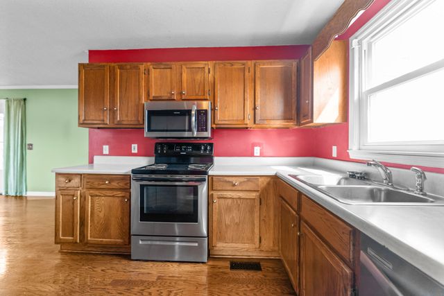 201 Stardust Dr, Shelbyville, TN 37160