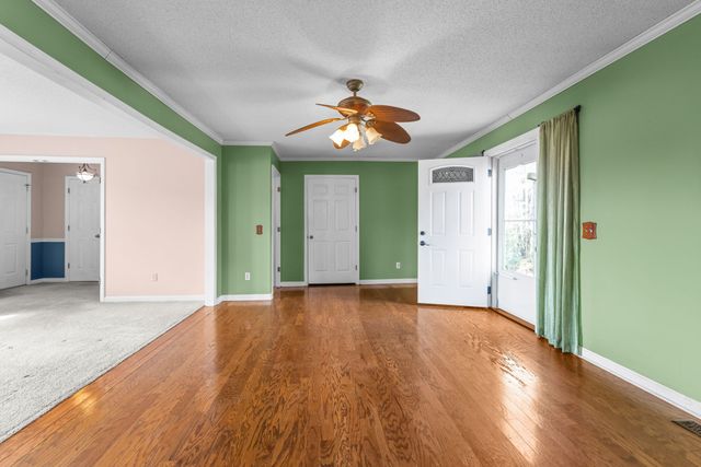 201 Stardust Dr, Shelbyville, TN 37160