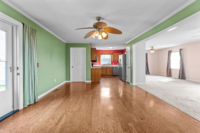 201 Stardust Dr, Shelbyville, TN 37160