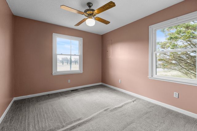 201 Stardust Dr, Shelbyville, TN 37160