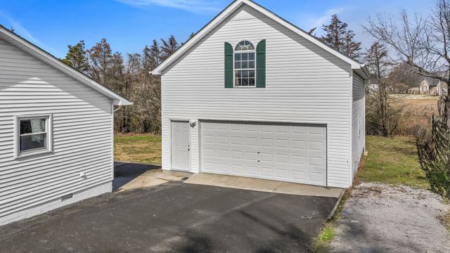 201 Stardust Dr, Shelbyville, TN 37160