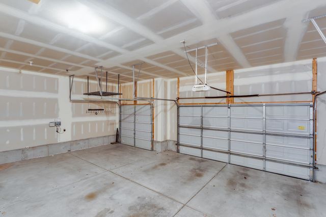 2531 N Rough Creek Rd, Derby, KS 67037