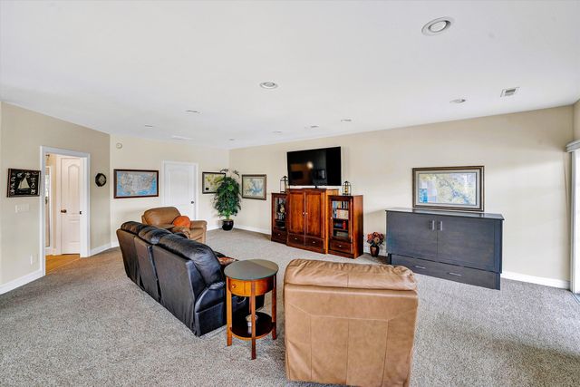 171 Marvin Gardens DR, Moneta, VA 24121