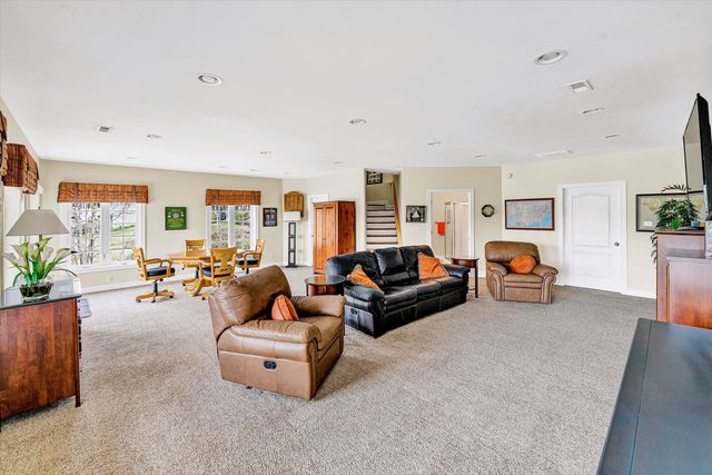 171 Marvin Gardens DR, Moneta, VA 24121