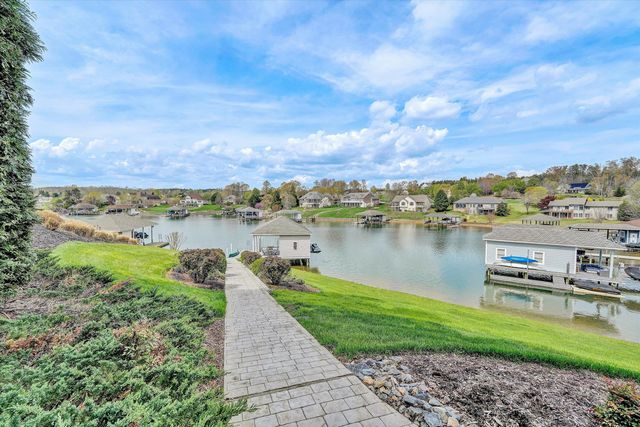 171 Marvin Gardens DR, Moneta, VA 24121