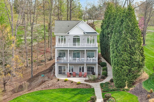 171 Marvin Gardens DR, Moneta, VA 24121