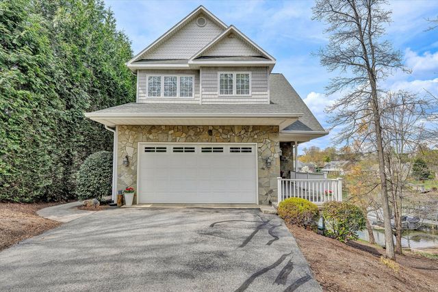 171 Marvin Gardens DR, Moneta, VA 24121