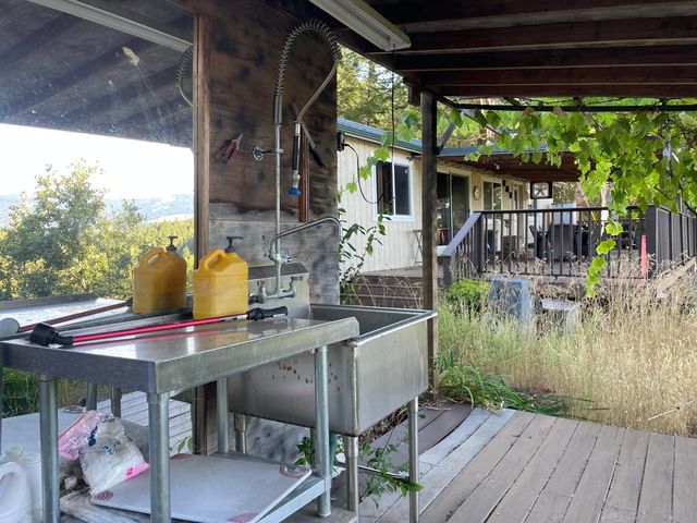 6045 Wilder Ridge Road, Garberville, CA 95542