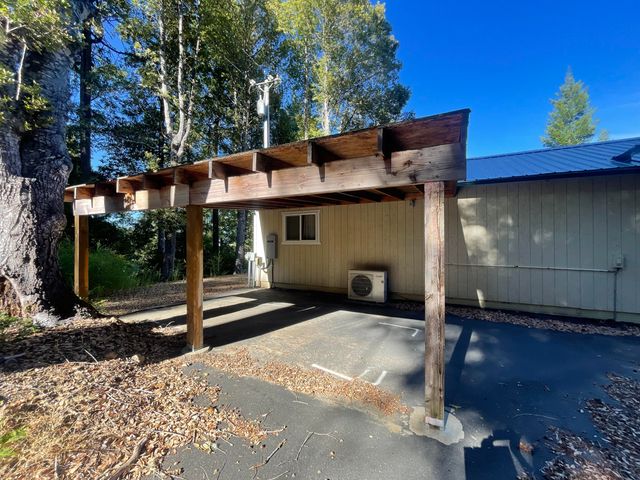 6045 Wilder Ridge Road, Garberville, CA 95542