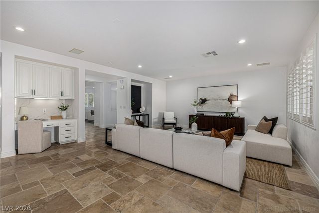 7840 Thunder Echo Street, Las Vegas, NV 89131