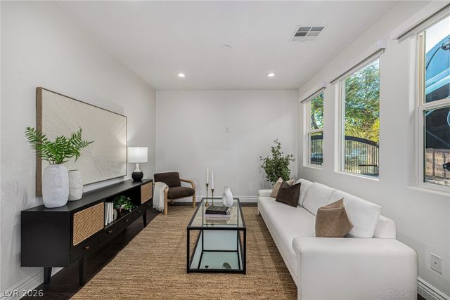 7840 Thunder Echo Street, Las Vegas, NV 89131