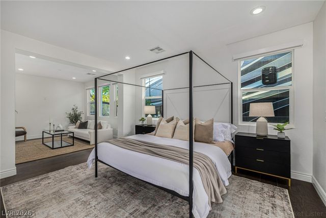 7840 Thunder Echo Street, Las Vegas, NV 89131