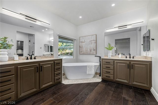 7840 Thunder Echo Street, Las Vegas, NV 89131