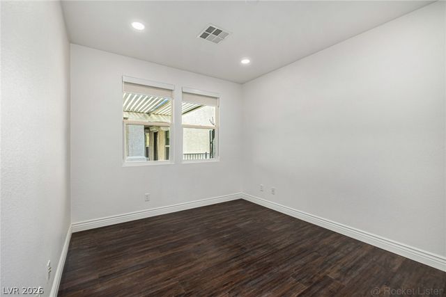 7840 Thunder Echo Street, Las Vegas, NV 89131