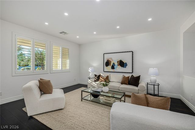 7840 Thunder Echo Street, Las Vegas, NV 89131