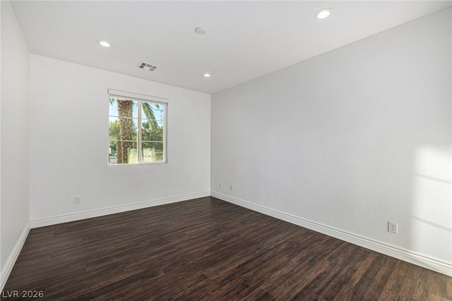 7840 Thunder Echo Street, Las Vegas, NV 89131