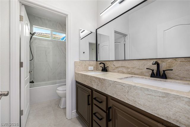 7840 Thunder Echo Street, Las Vegas, NV 89131